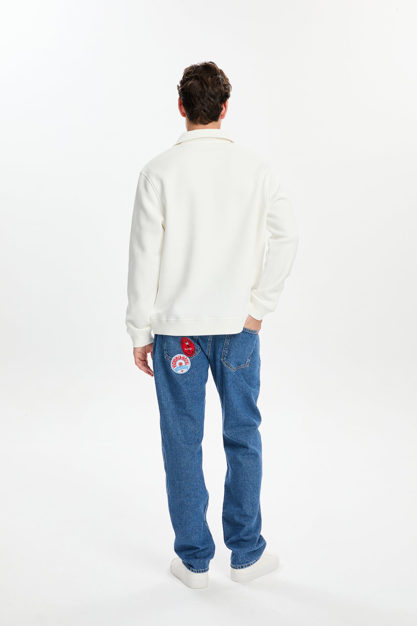 Kırık Beyaz Logo Etiketli Polo Sweatshirt