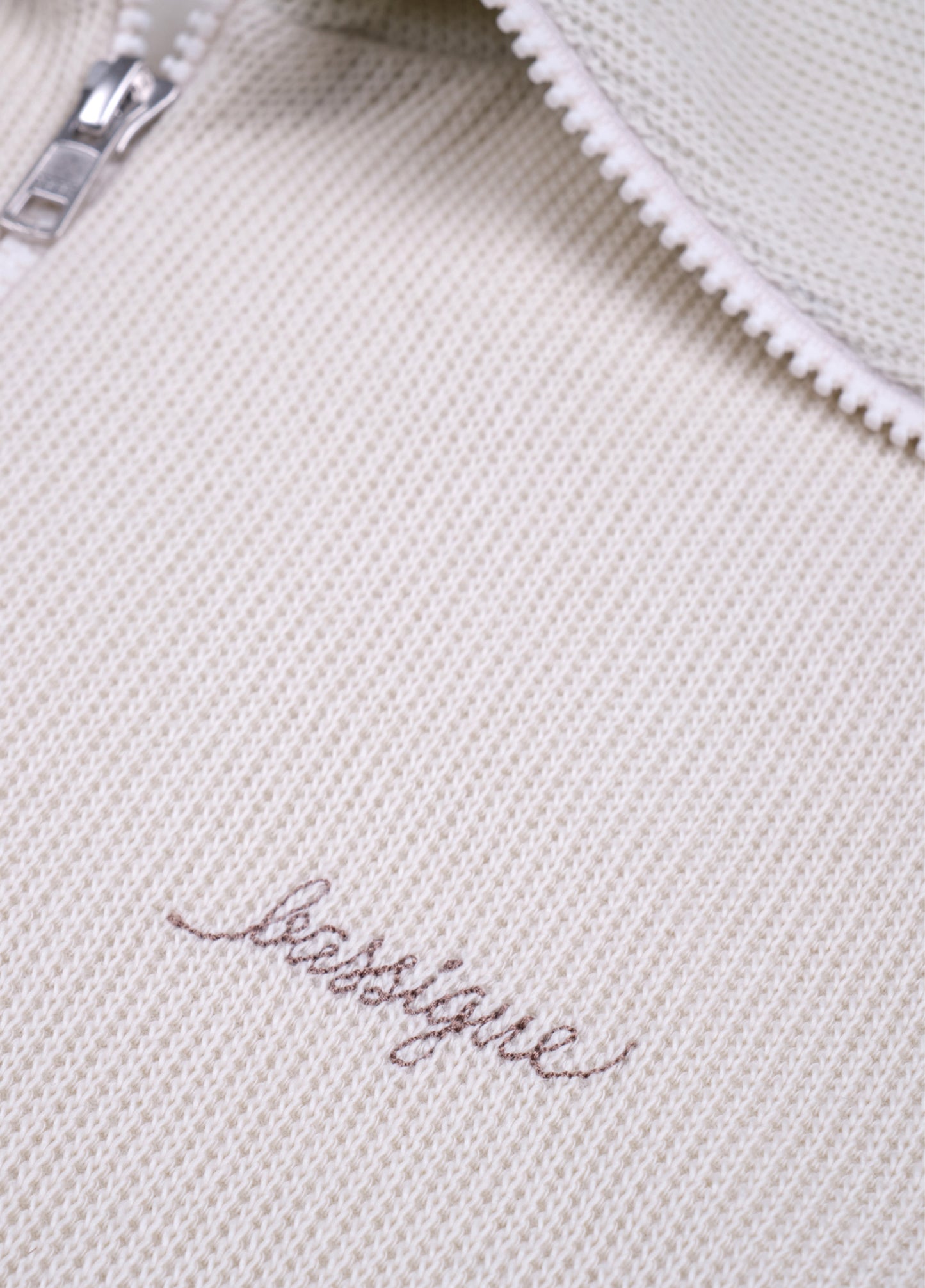 Bej Yarım Fermuarlı Yüksek Yaka Sweatshirt